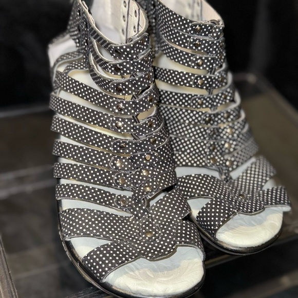 Jambu Black and White Sandals Modern Style - Picture 4 of 12
